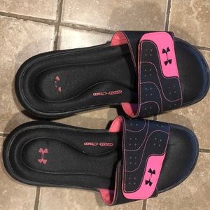 Under Amor Hot Pink & Black Sliders 9